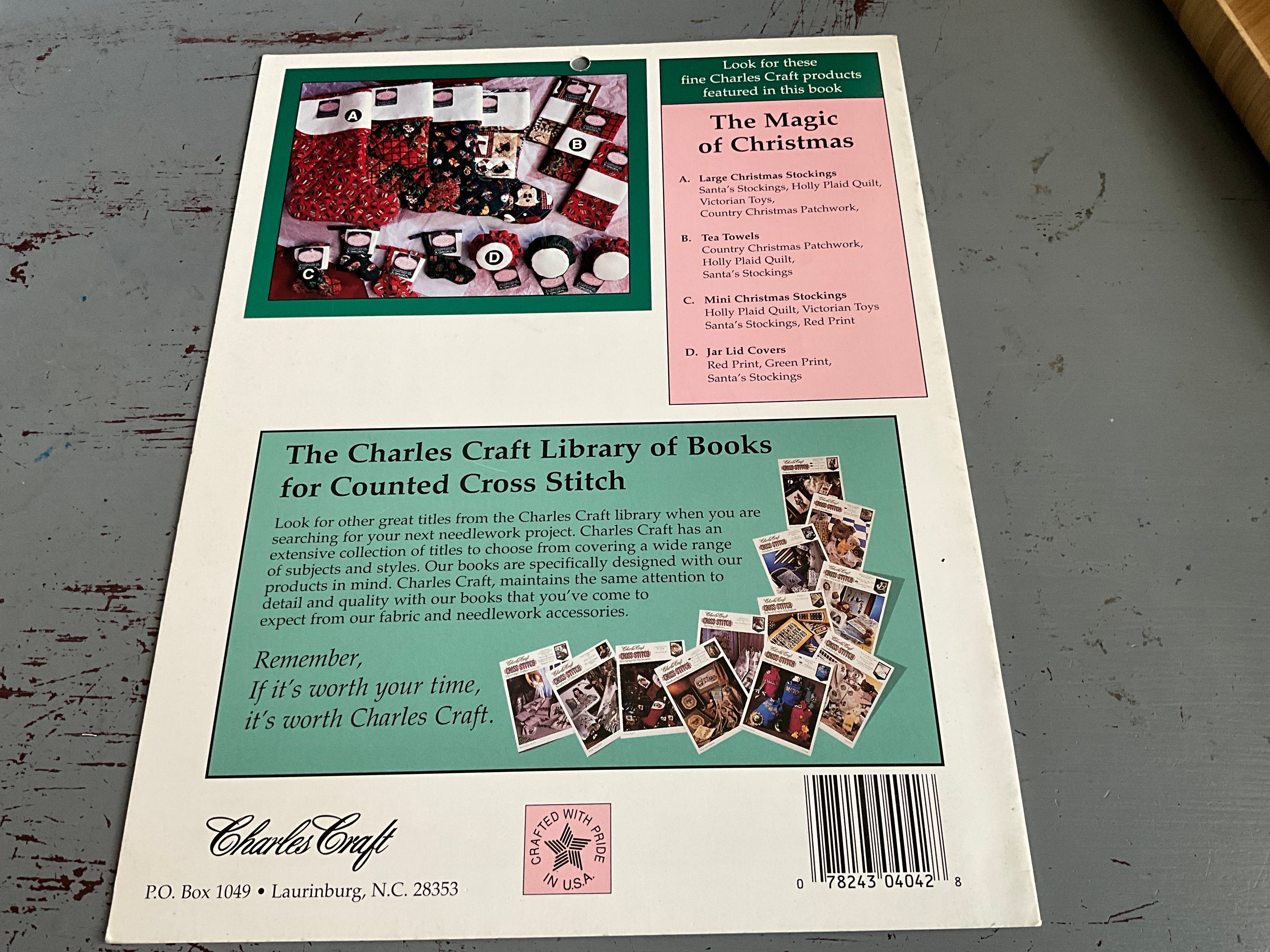 Charles Craft Designs for cross stitch The Magic of Christmas chart